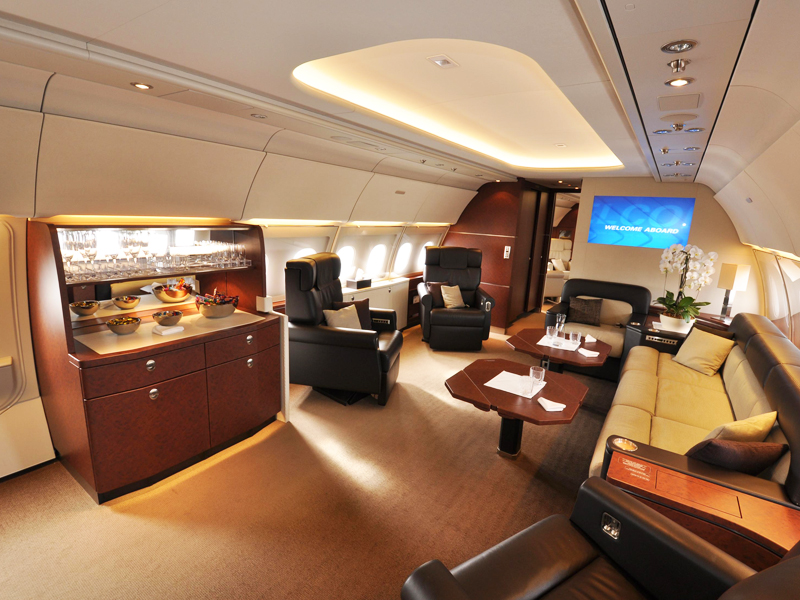 фото частного самолета Airbus 318 Elite