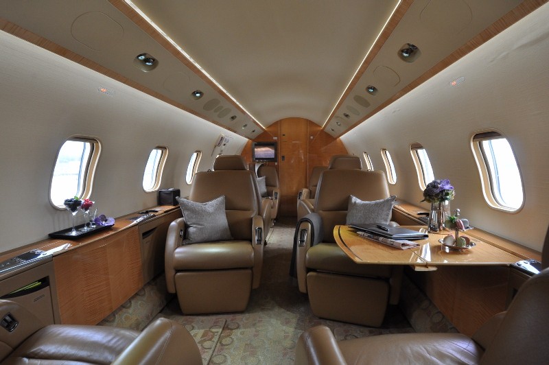 аренда самолета Bombardier Challenger 300