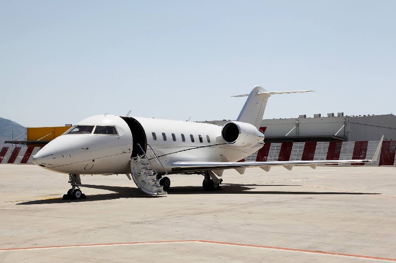 арендовать бизнес джет Bombardier Challenger 605