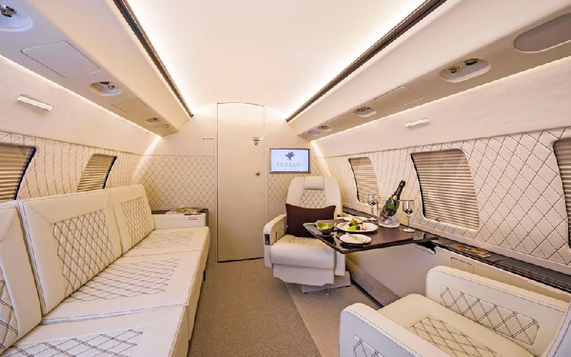 салон бизнес джета Bombardier Global Express
