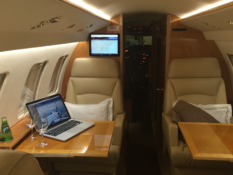 фото частного самолета Beechcraft Hawker 700