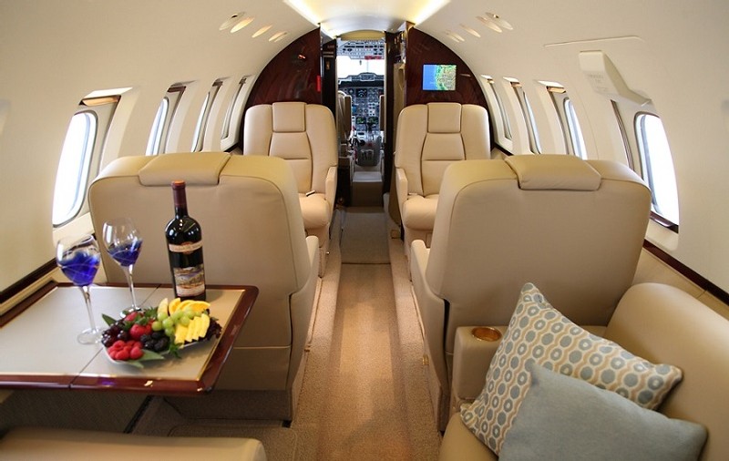 фото частного самолета Beechcraft Hawker 800 XP