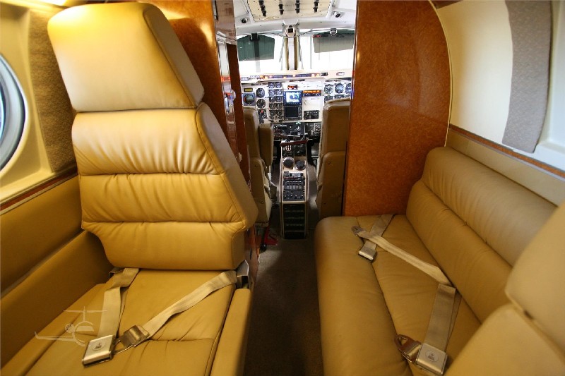 фото частного самолета Beechcraft King Air 100