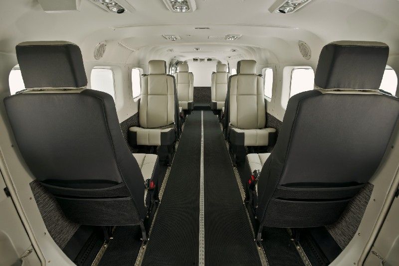 салон бизнес джета Cessna 208 Grand Caravan