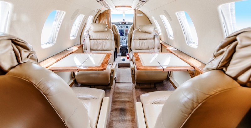 салон бизнес джета Cessna Citation CJ1