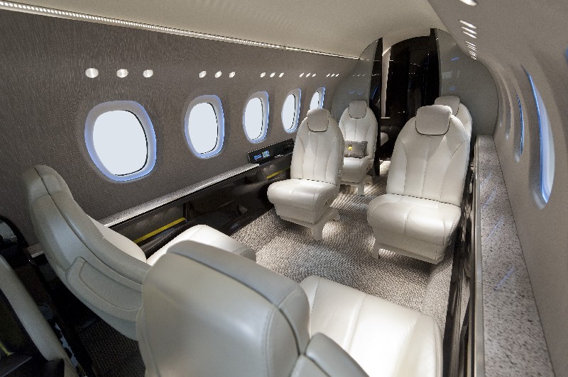 салон бизнес джета Cessna Citation Latitude