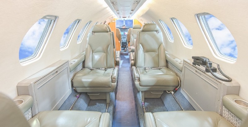 салон бизнес джета Cessna Citation V