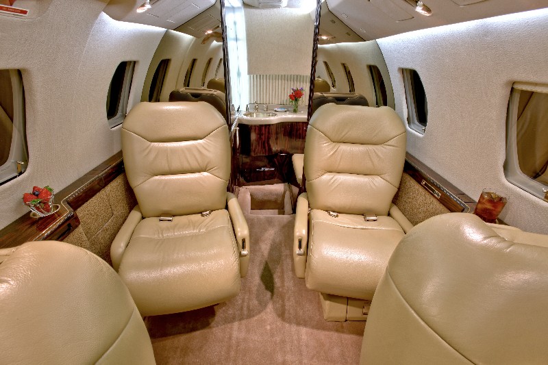 салон бизнес джета Cessna Citation VI