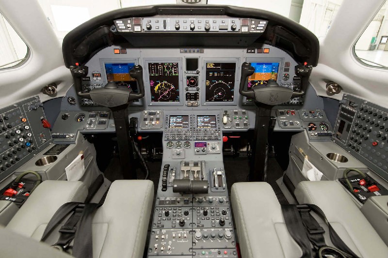 салон бизнес джета Cessna Citation XLS