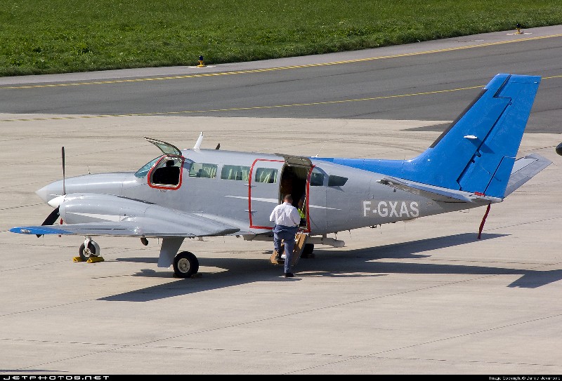 арендовать бизнес джет Cessna 404
