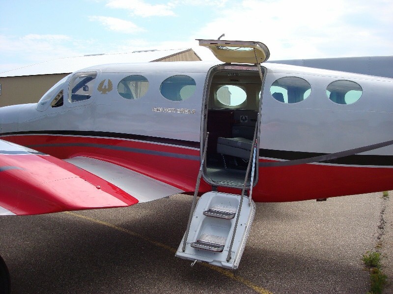 фото частного самолета Cessna 421 Golden Eagle