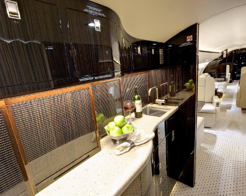 фото частного самолета Dassault Falcon 2000 EX