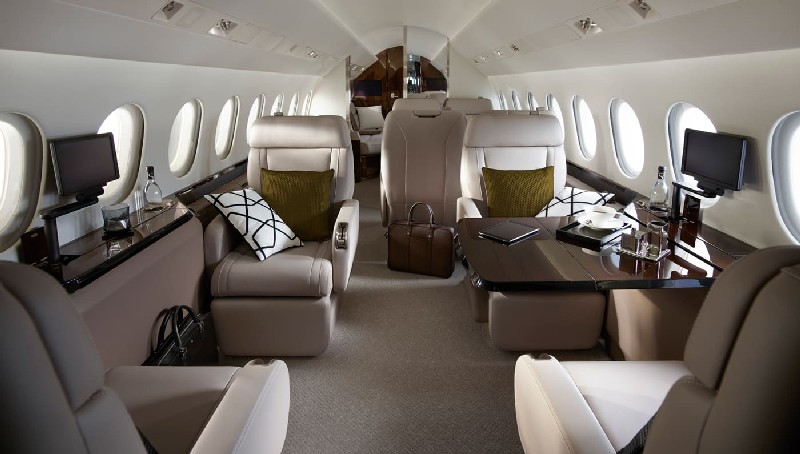 фото частного самолета Dassault Falcon 2000 LX