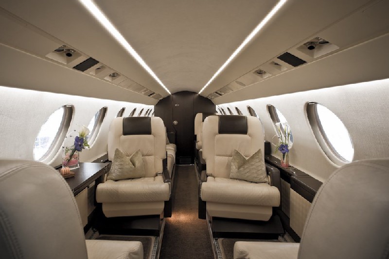 фото частного самолета Dassault Falcon 50