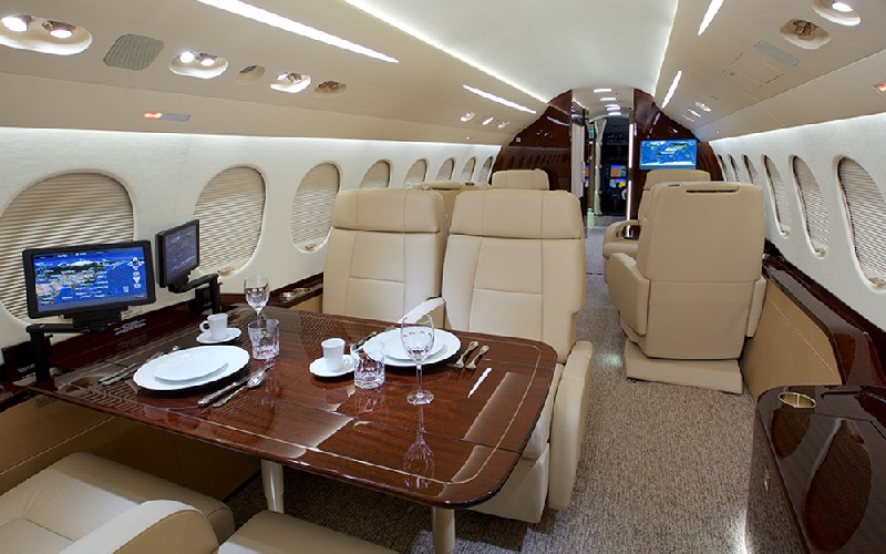 фото частного самолета Dassault Falcon 8X