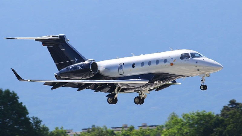 бизнес джет Embraer Legacy 450 в Украине