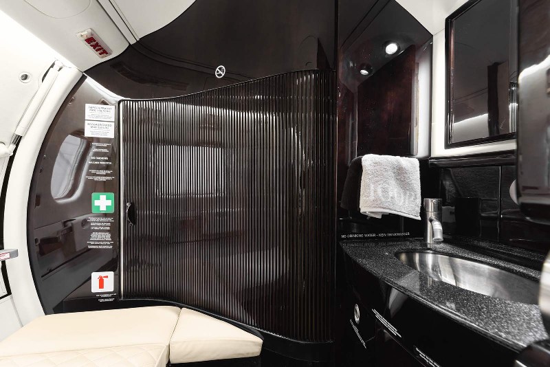 аренда самолета Embraer Phenom 100