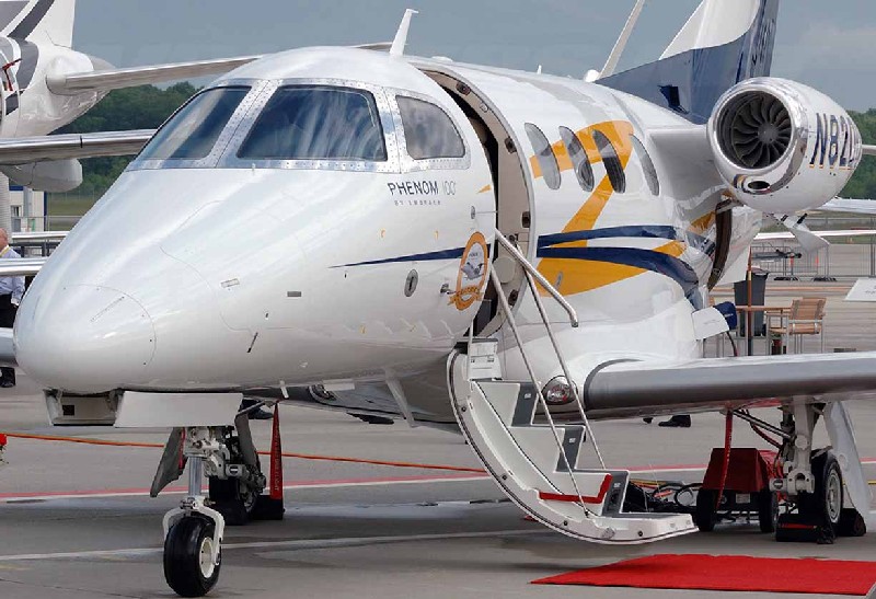 арендовать бизнес джет Embraer Phenom 100