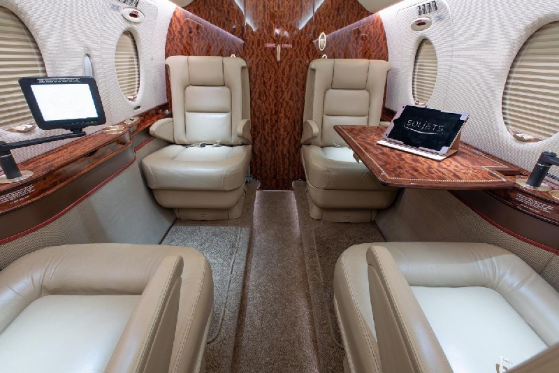 салон бизнес джета Gulfstream G150