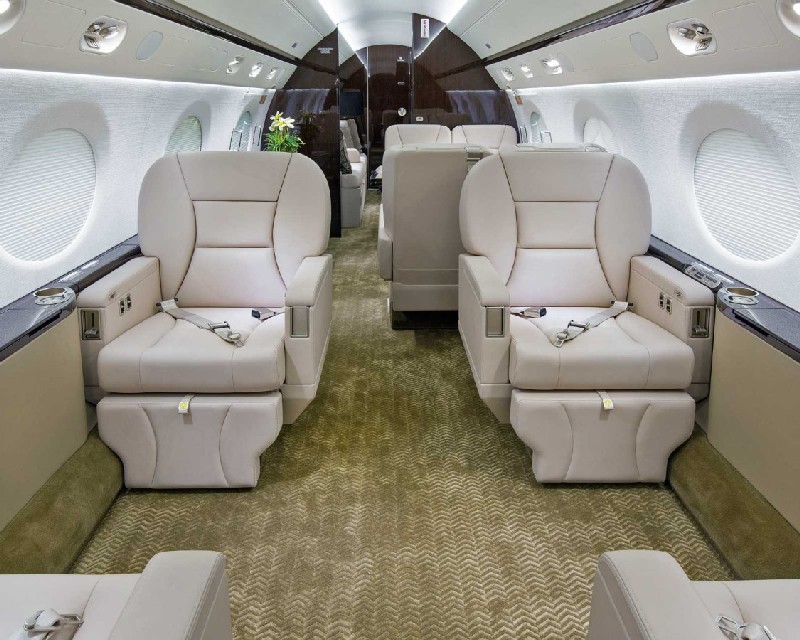 салон бизнес джета Gulfstream G350
