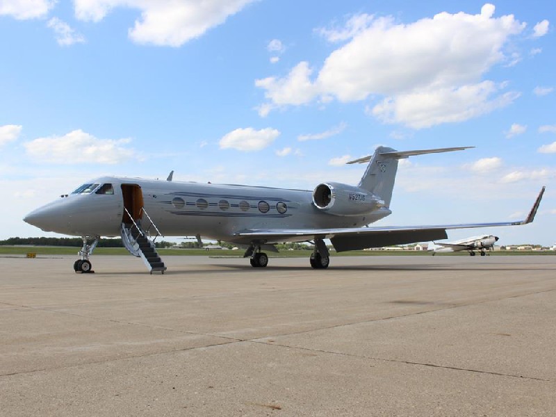 арендовать бизнес джет Gulfstream G400