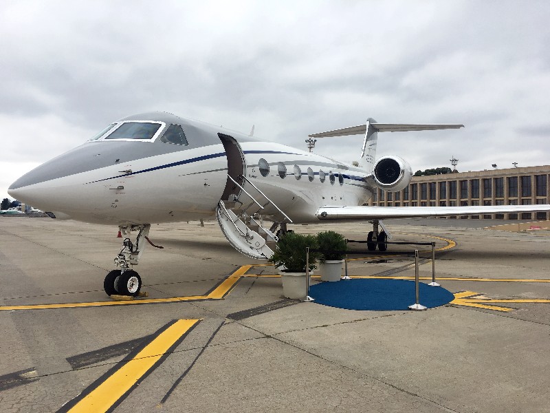 арендовать бизнес джет Gulfstream G550