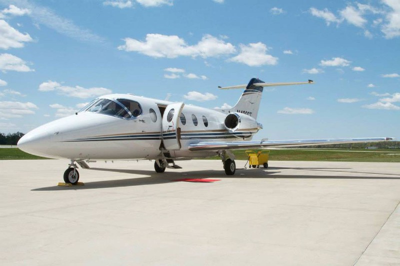 арендовать бизнес джет Hawker 400 XP