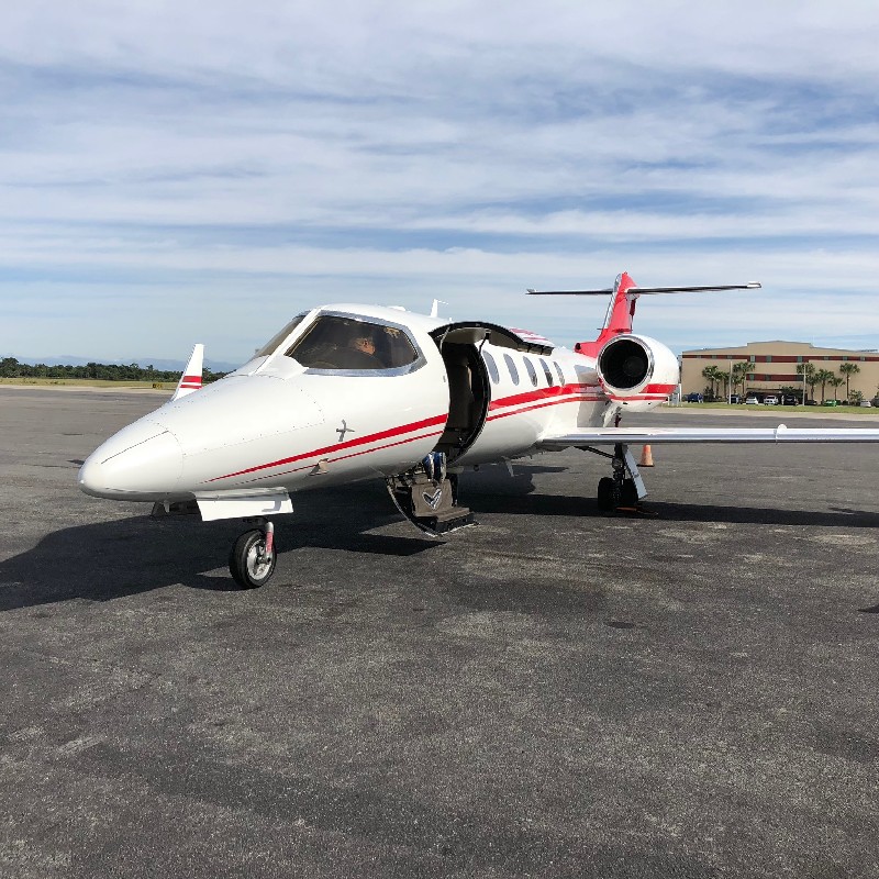 арендовать бизнес джет Learjet 31