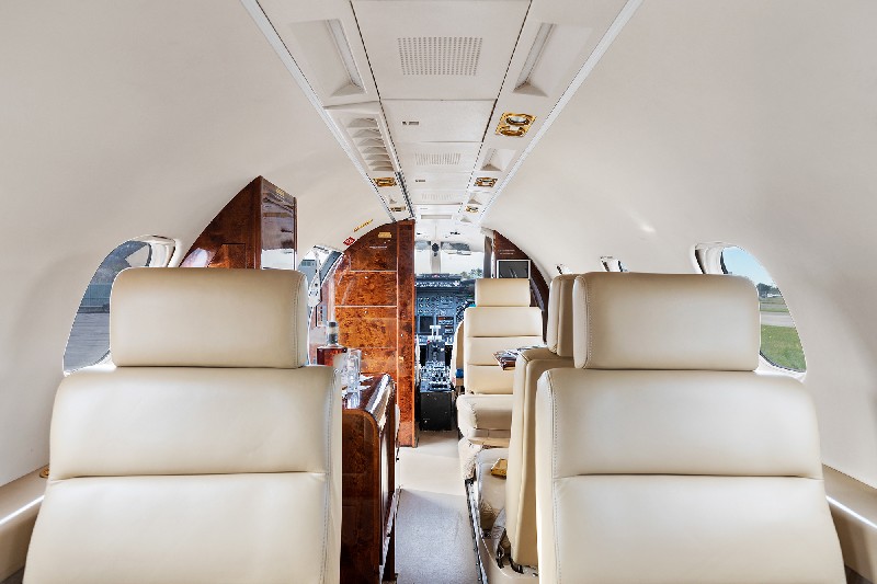 фото частного самолета Learjet 35