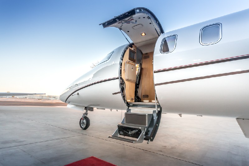 арендовать бизнес джет Learjet 40 / XR