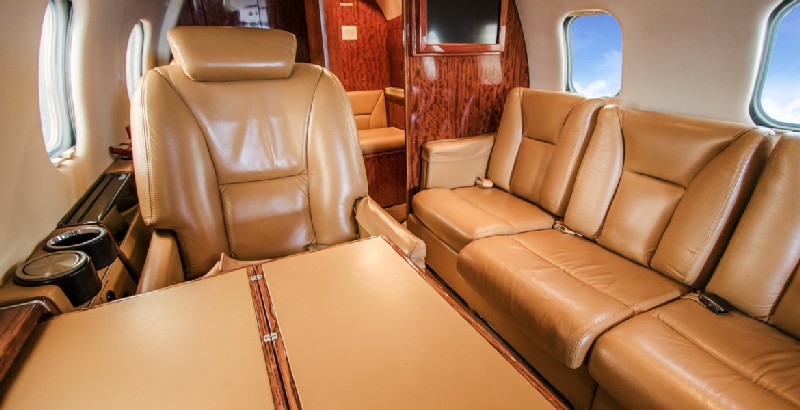 фото частного самолета Learjet 55