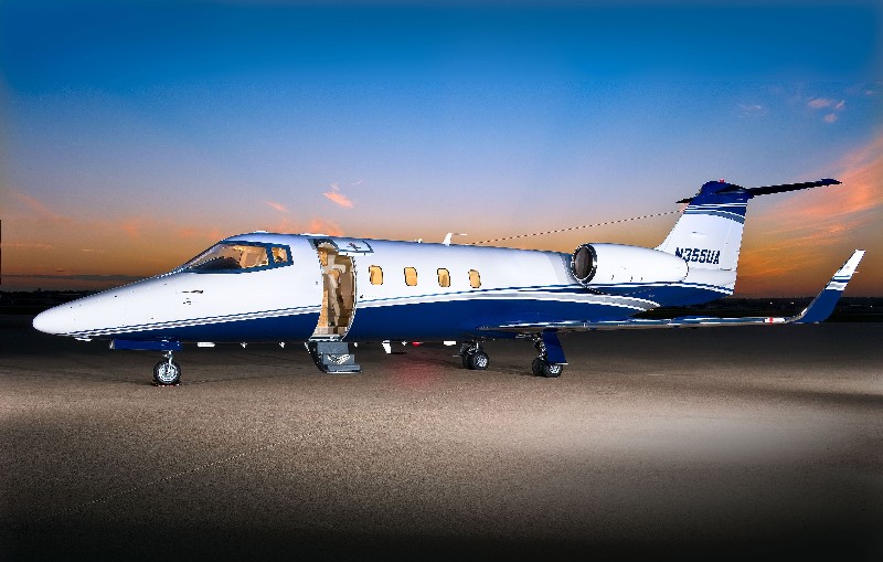 арендовать бизнес джет Learjet 55