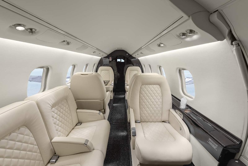 фото частного самолета Learjet 60