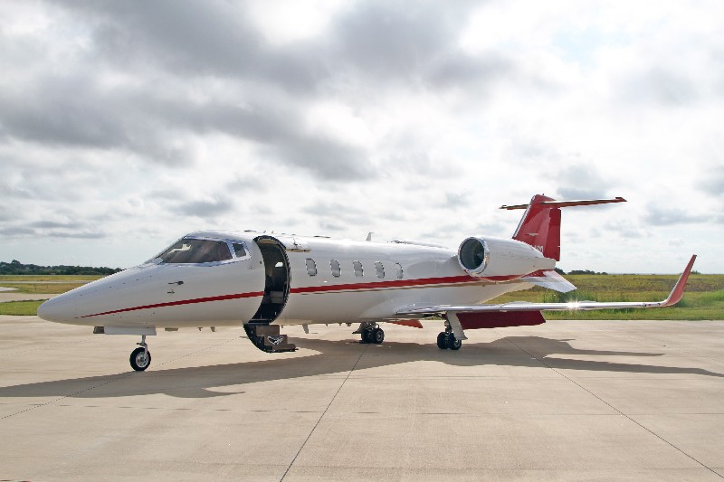 арендовать бизнес джет Learjet 25